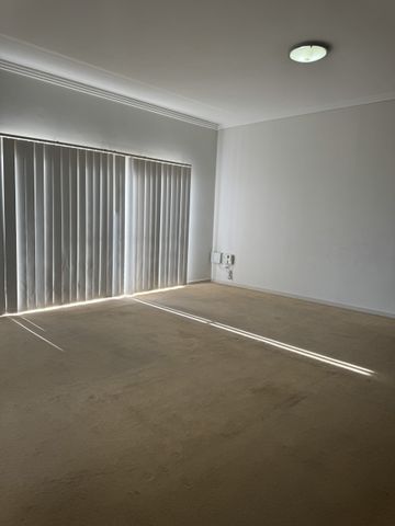 35/51 Lachlan Street, WARWICK FARM NSW 2170 - Photo 3