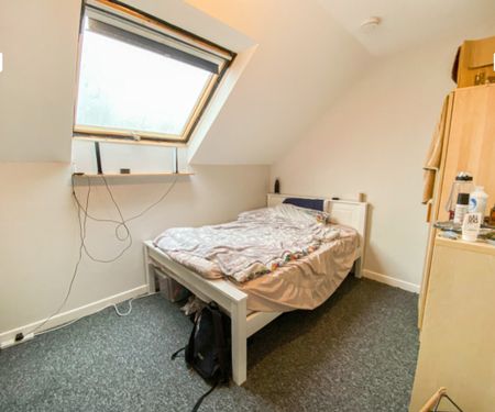 3 Bedroom Apartment - Photo 4