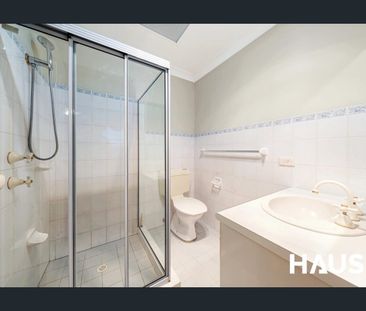 Beautiful Family Home | Freshly Painted & New Flooring | Prime Loca... - Photo 4