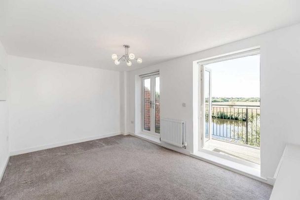 4 bedroom semi-detached house to rent - Photo 1