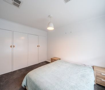 2/12 Ardmillan Road, Moonee Ponds VIC 3039 - Photo 1