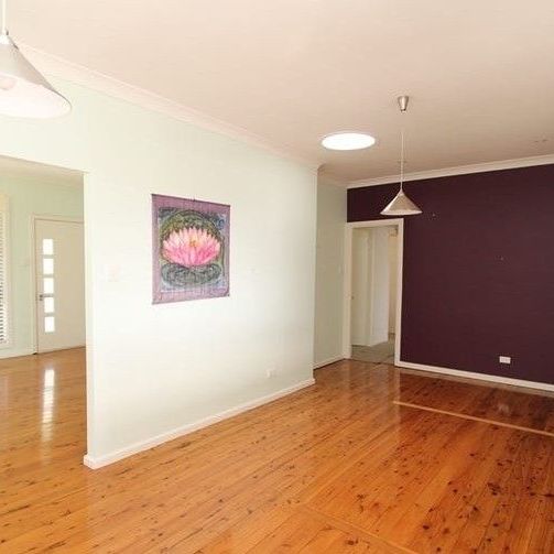 Prime Location! - Photo 1