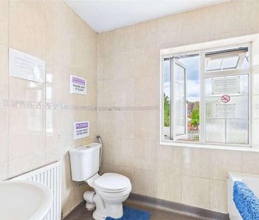 London Road, Slough, Berkshire, SL3 - Photo 4