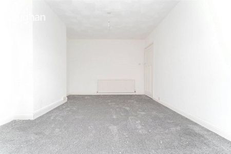 4 bedroom semi-detached house to rent - Photo 4