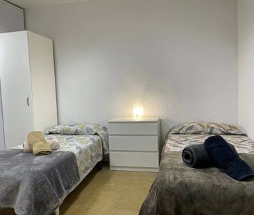 Carrer de Mallorca, Barcelona, Catalonia - Photo 3