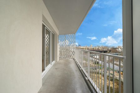 location Appartement T3 DE 55.9m² À CLICHY - Photo 2