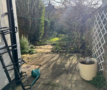 2 bedroom semi-detached house to rent - Photo 2