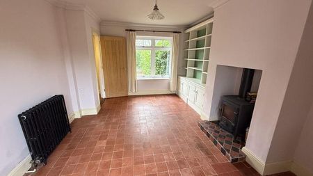 3 bedroom semi-detached house to rent - Photo 2