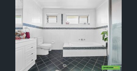 Four Bedroom House for Rent at campbelltown - Photo 5
