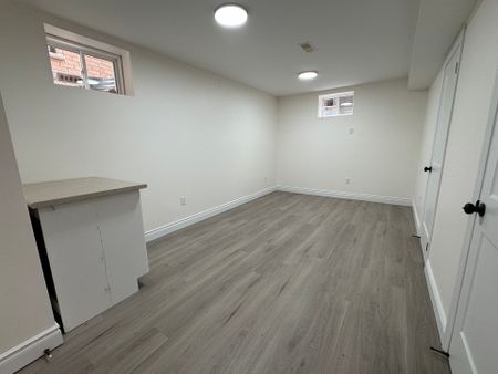 For Lease - 161 Romaneli Crescent Unit# Lower, Bradford West Gwillimbury, Ontario - Photo 3