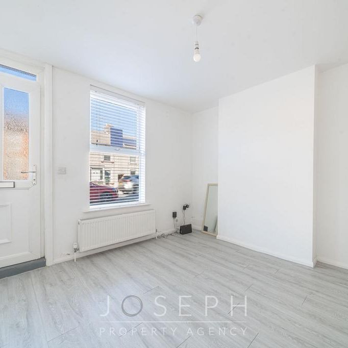 2 bedroom house to rent - Photo 1