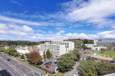 1 Bedroom on Green Ln W - Photo 4