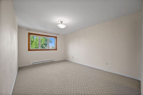 For Lease - 172 Humbercrest Boulevard, Toronto, Ontario - Photo 1