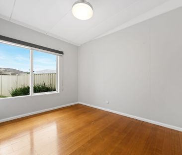 Renovated 3-Bedroom Home in Prime St Albans Location! - Photo 3