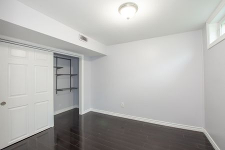 **ALL UTILITIES INCLUDED** 2 Bedroom Unit in the North End!! - Photo 2