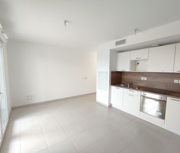 Location Appartement 2 pièces 39m² MARSEILLE 15ème - Photo 3