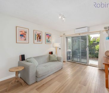 Stylish Ground Floor Living in the Heart of The Junction - Photo 6