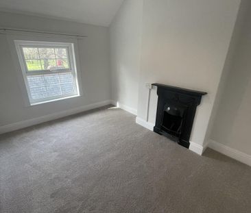 2 bedroom semi-detached house to rent - Photo 6