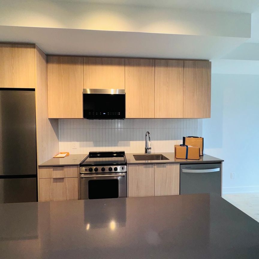 For Lease - 3008 William Cutmore Boulevard Unit# 409, Oakville, Ontario - Photo 1