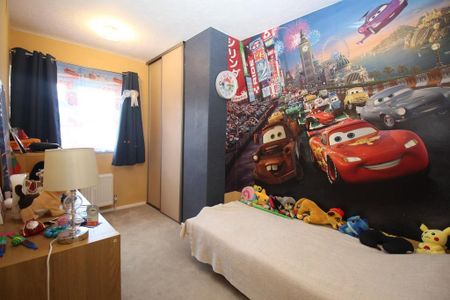 3 bedroom end of terrace house to rent - Photo 5