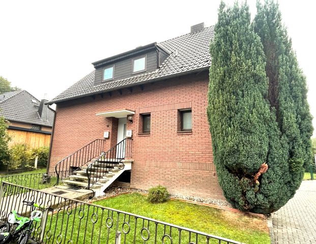 Siegburg-Stallberg: Schöne Dachgeschosswohnung – ideal für Paare! - Photo 1