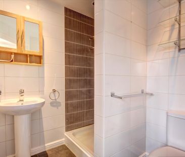 3 bedroom semi-detached house to rent - Photo 6