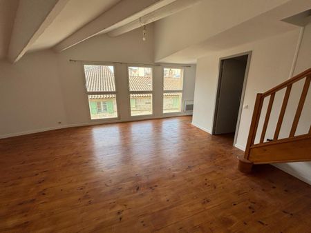 Location Appartement 3 pièces 63m² AVIGNON 84000 - Photo 2