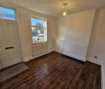 2 bedroom terraced house to rent - Photo 3