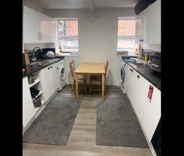 Room in a Shared Flat, Mora Road, NW2 - Photo 6