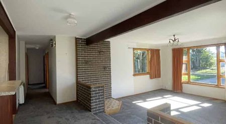 Spacious and well-appointed 3 Bedroom home - Photo 5
