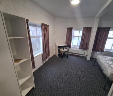 3 bedroom private hall to rent - Photo 4