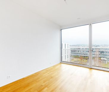 Modern living with plenty of light and comfort in an ideal location - Photo 5