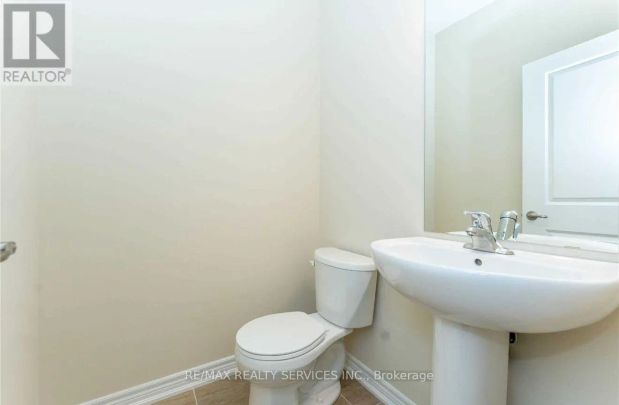26 SUNFLOWER PLACE - Photo 1