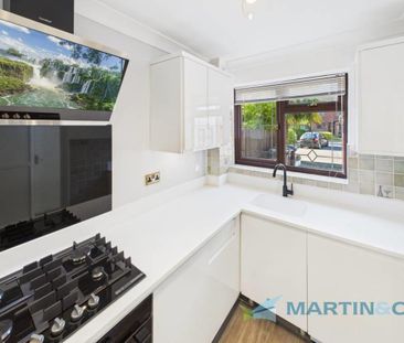 3 bedroom semi-detached house to rent - Photo 2