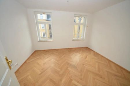 DG-Maisonette-Traum im sanierten Altbau mit Fußbodenheizung, Parkett und Balkon ! - Foto 2