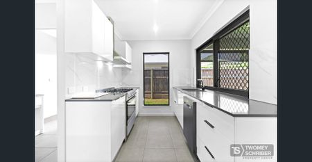 Four Bedroom Trinity Beach Home - Photo 3