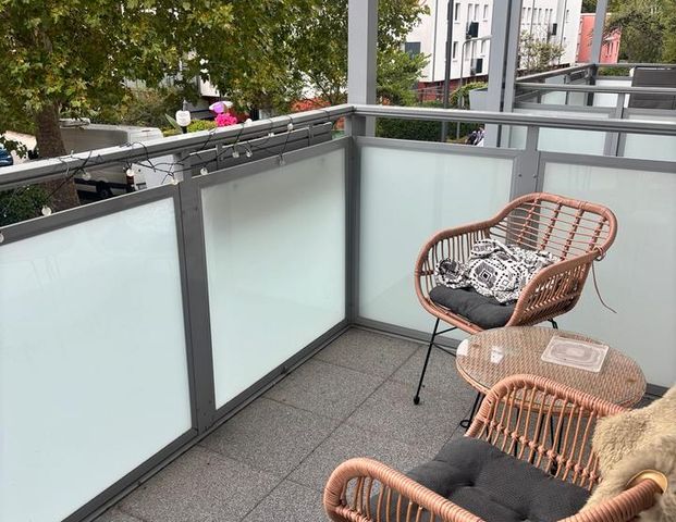 Charmantes Zimmer mit Balkon in 2er-WG in Frankfurt Ginnheim - Foto 1