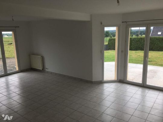 Une maison d'habitation, en campagne, de type 5, comprenant: - au rez-de-chaussée: un séjour... - Photo 1