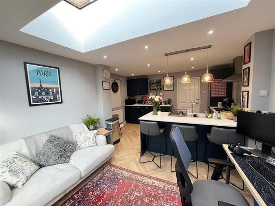 2 bedroom house to rent - Photo 1