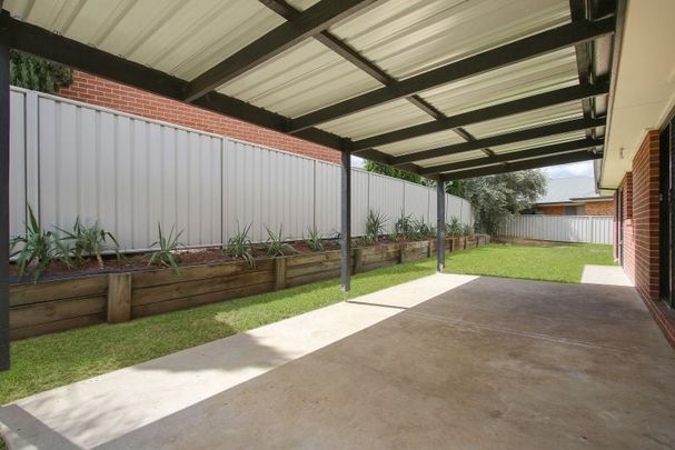 71 Nightingale Avenue, Wodonga - Photo 1