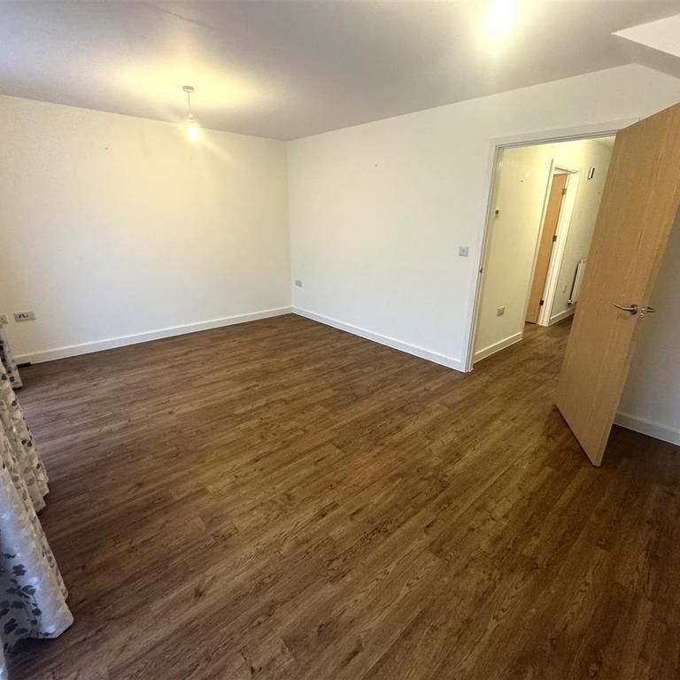 3 bedroom end of terrace house to rent - Photo 1