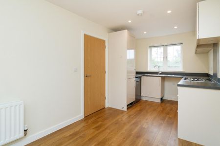 3 bedroom detached house to rent - Photo 4