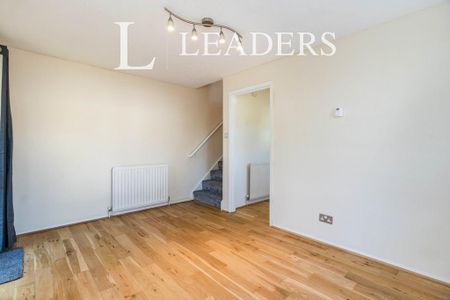 1 bedroom semi-detached house to rent - Photo 2