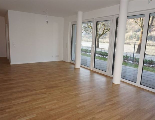 Trier: Moderne 2-ZKB direkt an der Mosel – große Terrasse & Einbauküche inklusive - Foto 1