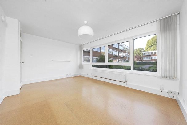 Kings Road, Richmond, Middlesex, TW10 - Photo 1