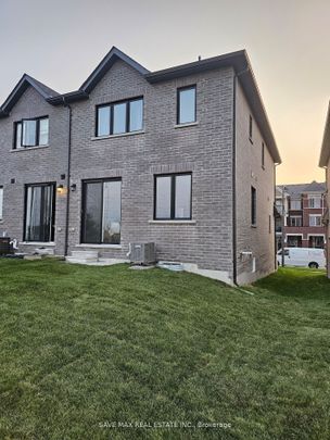 For Lease - 1084 lockie Drive, Oshawa, Ontario - Photo 1