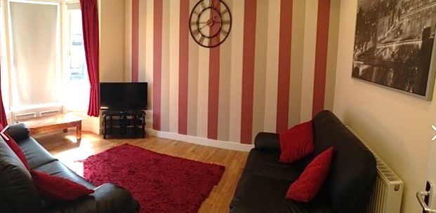 6 Bed - 10 Ashville Avenue, Hyde Park, Leeds - LS6 1LX - Student - Photo 1