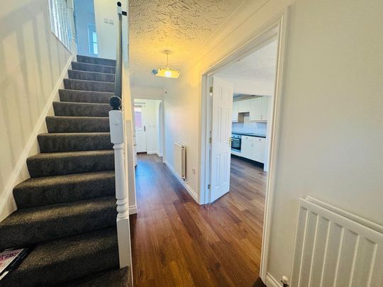 4 bedroom detached house to rent - Photo 1