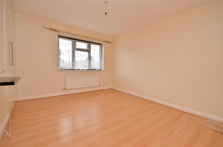 2 bedroom end of terrace house to rent - Photo 3