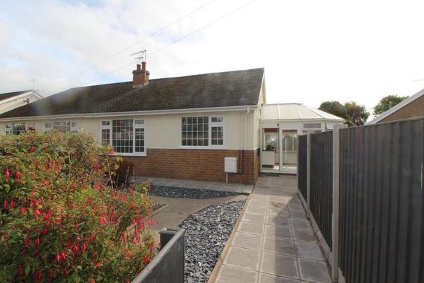 3 bedroom bungalow to rent - Photo 1